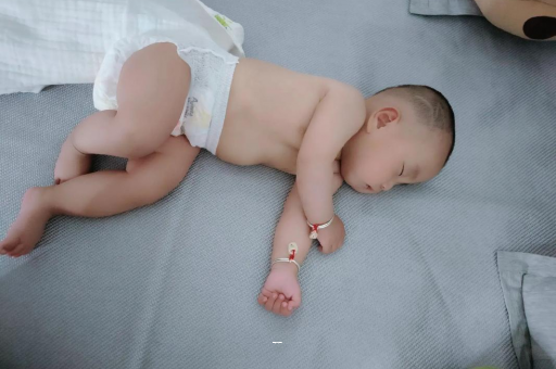 金华宝宝突然很多眼屎